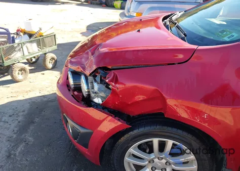 2014 Chevrolet Sonic Lt Auto z USA, uszkodzony, nr VIN 1G1JC5SH4E4124244